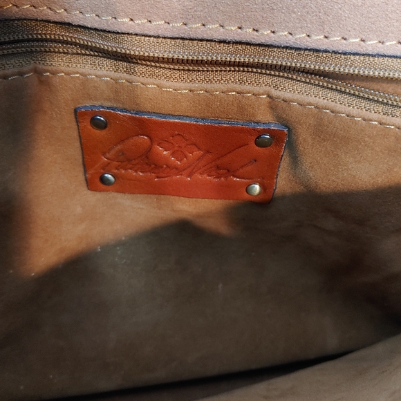 Patricia Nash Sanabria White Waxed Tooled Cream & Tan Satchel NWOT - Picture 11 of 16